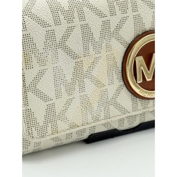 RETAIL $158 Michael Kors Fulton Vanilla MK Signature LG Gusset Carryall Wallet - Picture 4 of 16